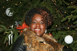 EastEnders star delivers festive fun to patients